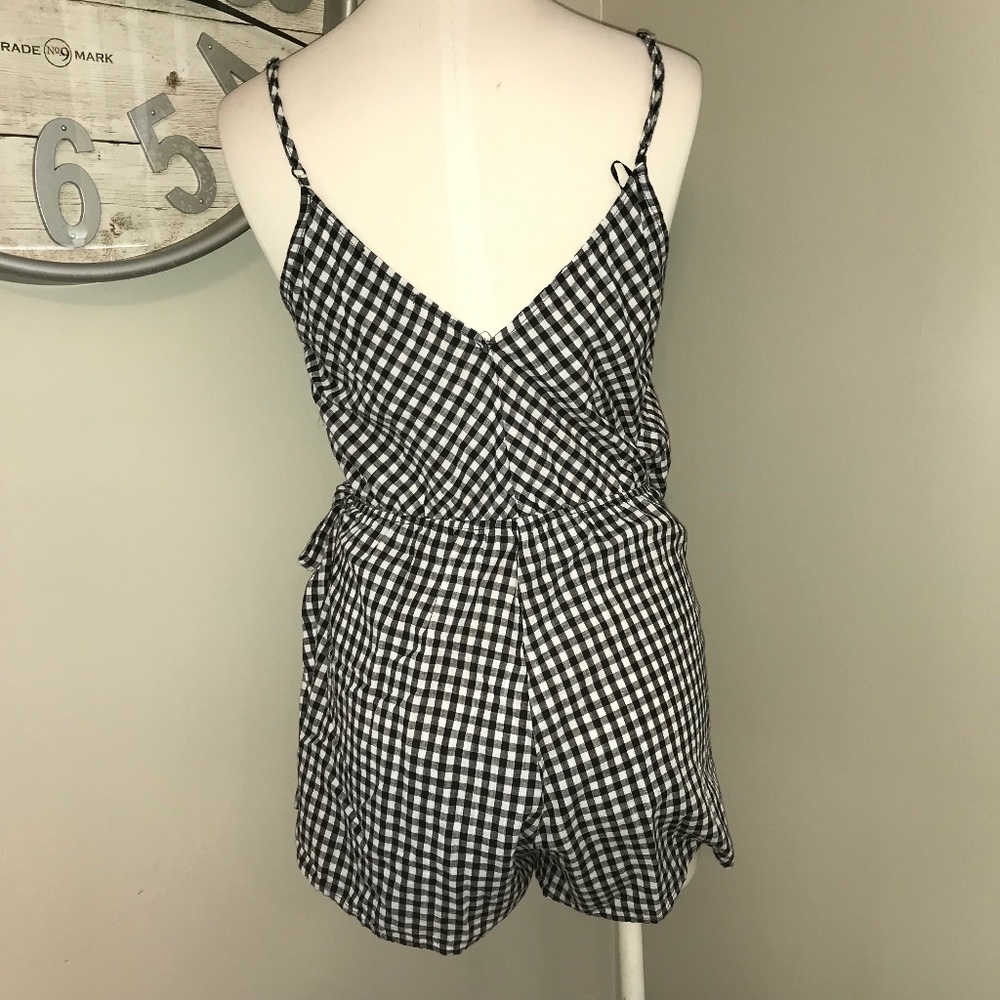 LIONESS Rougue gingham revolve romper - Picture 6 of 11